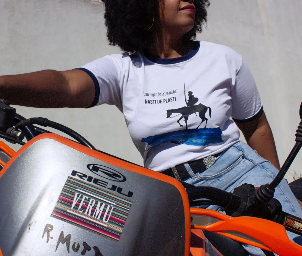 Camiseta Unisex Un lugar de La Mancha - Imagen 2