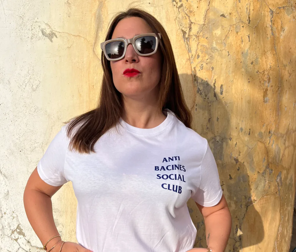 Camiseta Unisex Antibacines Social Club - Imagen 5